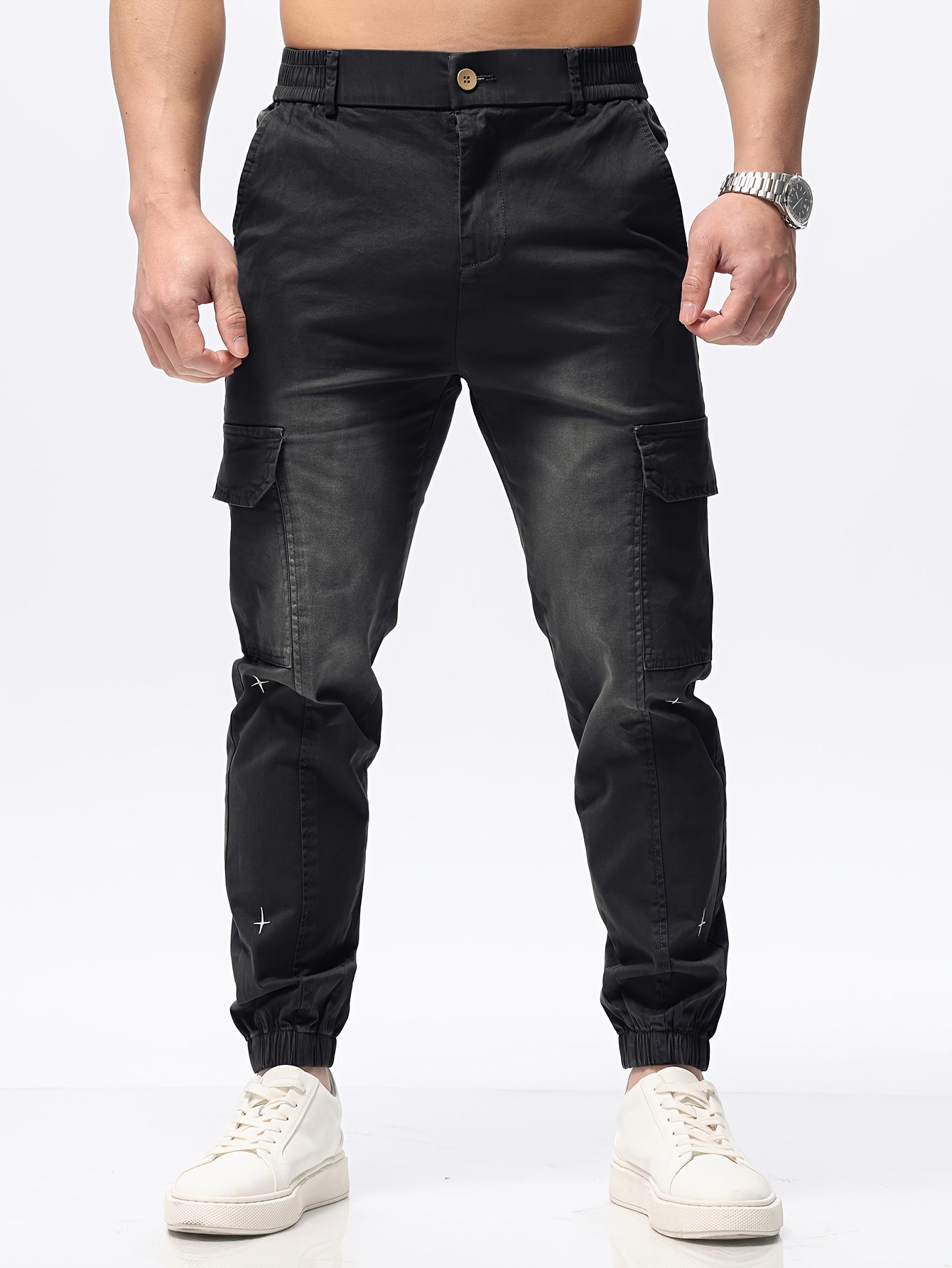 Cargo pants with flap pockets