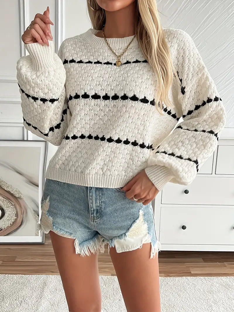 Elegant knitted sweater with round neck