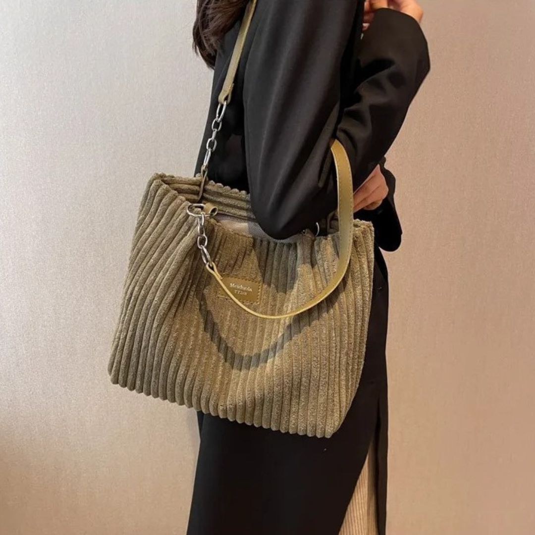 Delicate Shoulder Bag 