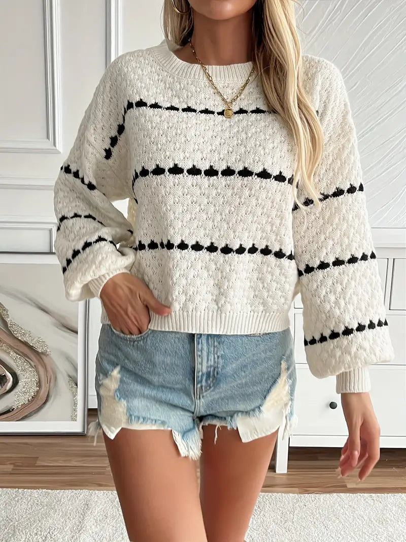 Elegant knitted sweater with round neck