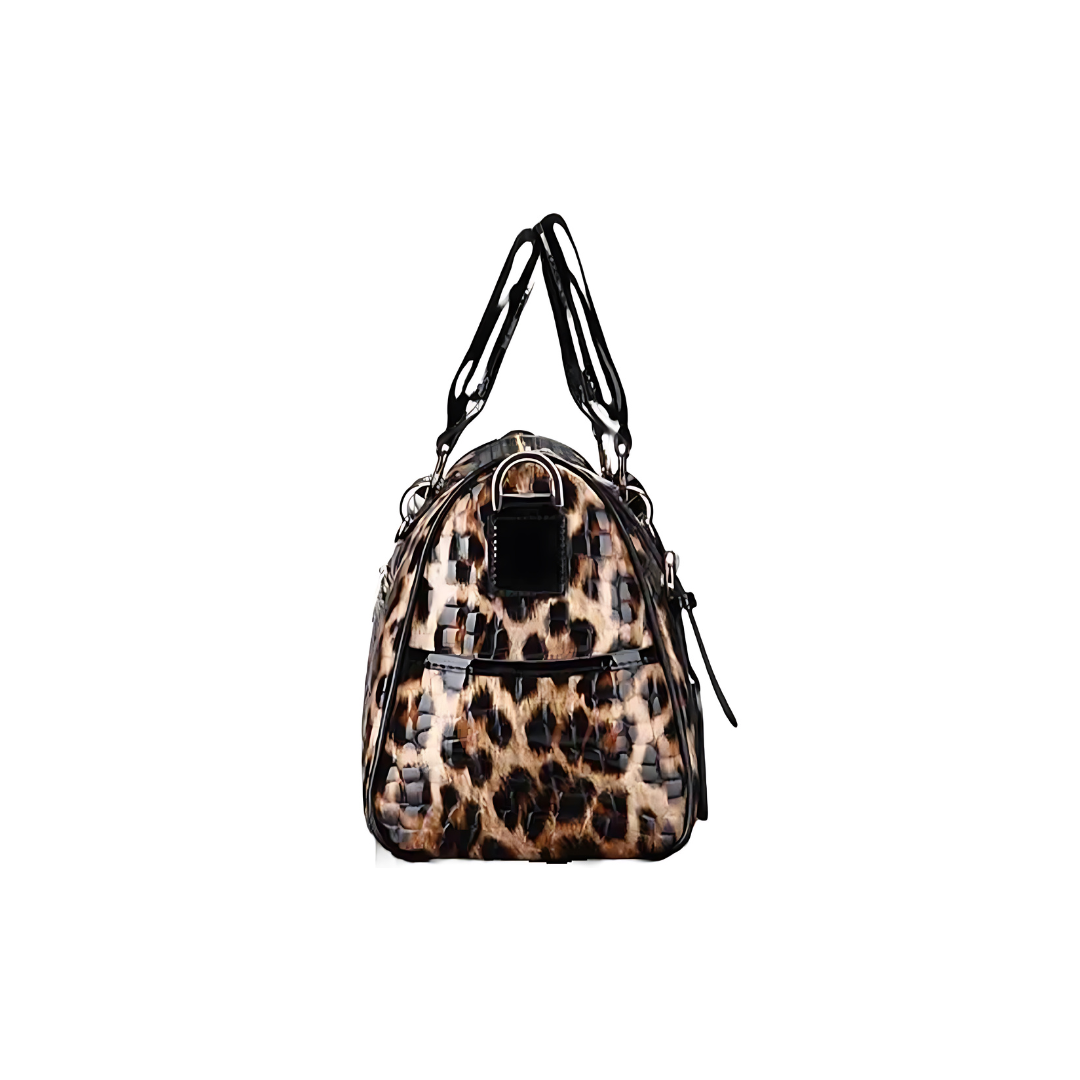 Leather bag with leopard print