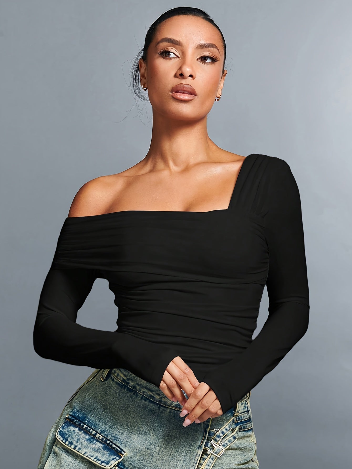 Chique off-shoulder T-shirt