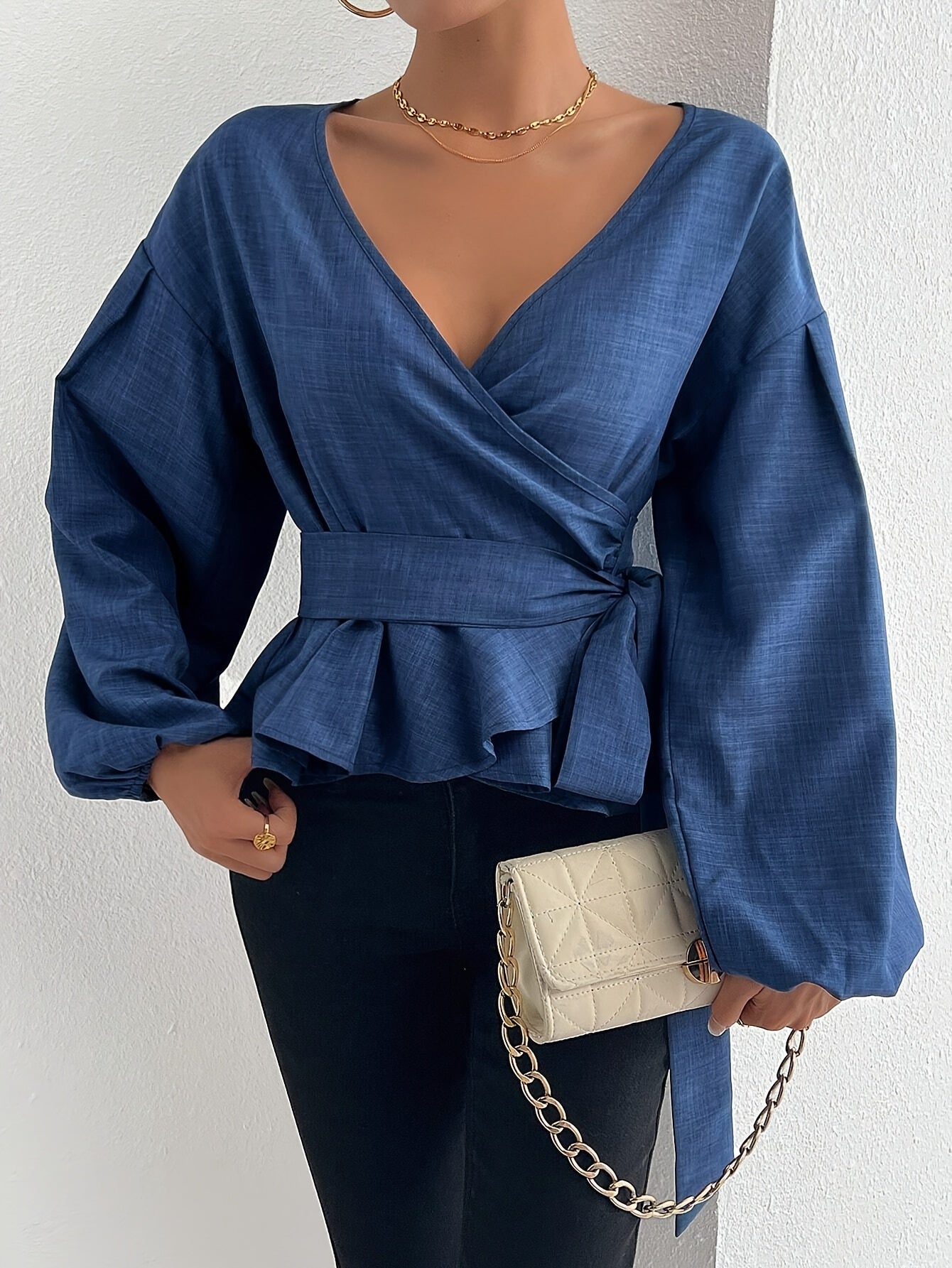 Elegante Cross Blouse